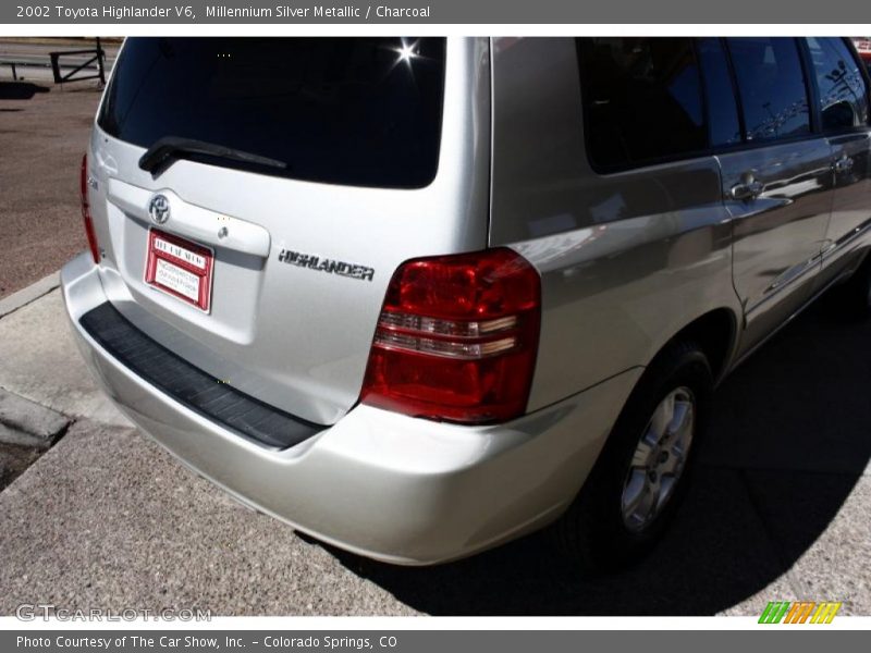 Millennium Silver Metallic / Charcoal 2002 Toyota Highlander V6