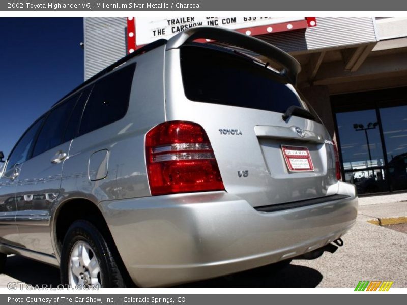Millennium Silver Metallic / Charcoal 2002 Toyota Highlander V6
