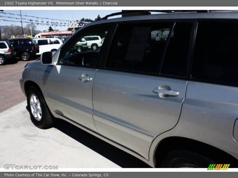Millennium Silver Metallic / Charcoal 2002 Toyota Highlander V6