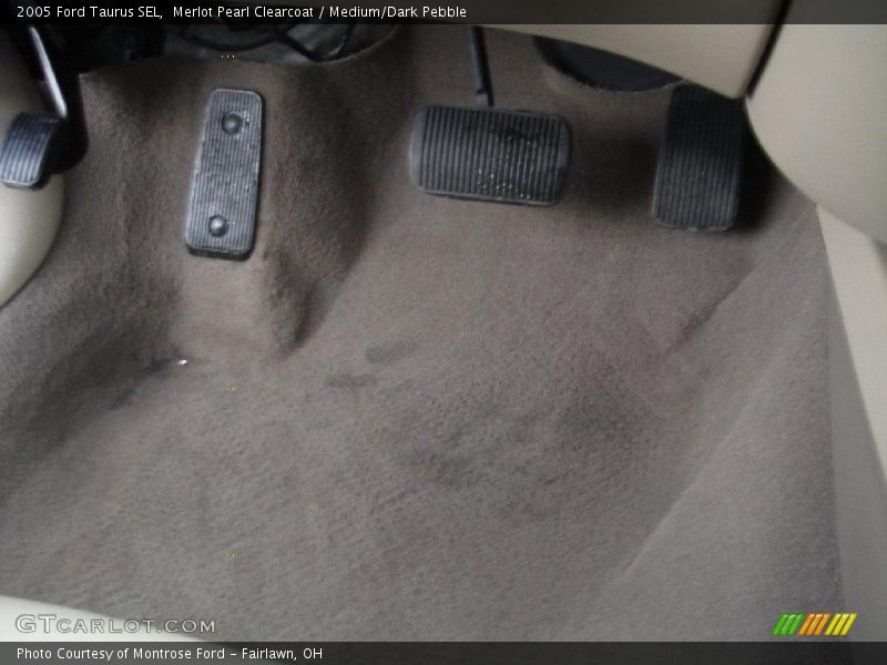 Merlot Pearl Clearcoat / Medium/Dark Pebble 2005 Ford Taurus SEL