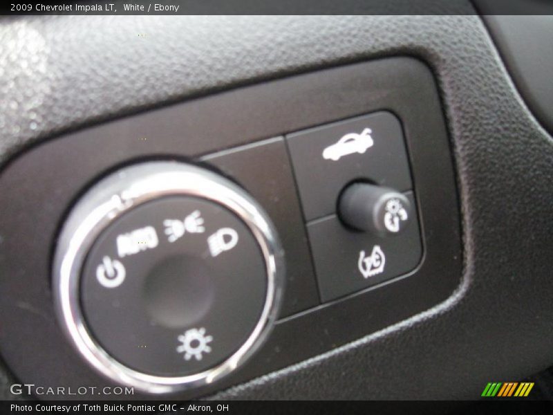 White / Ebony 2009 Chevrolet Impala LT