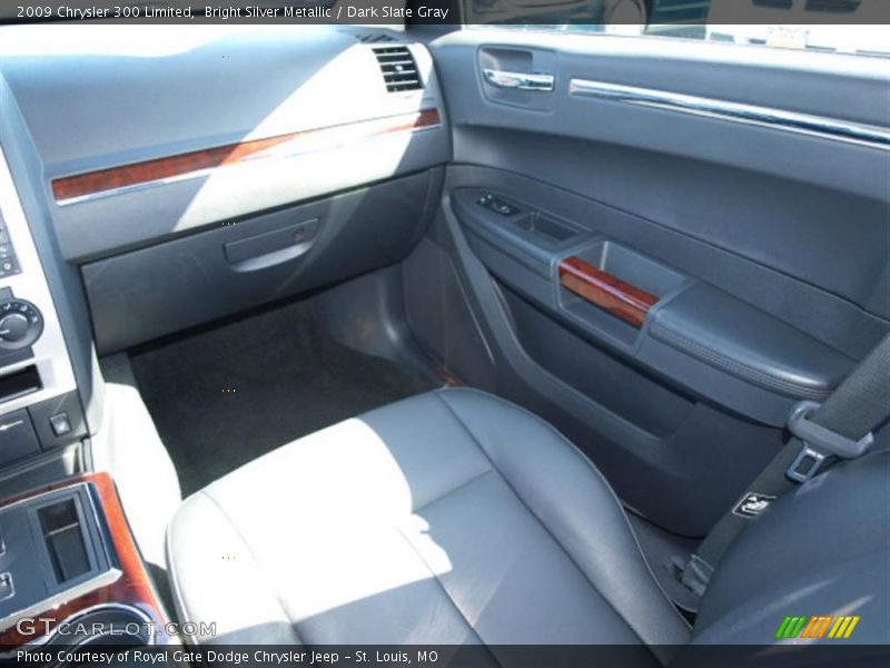 Bright Silver Metallic / Dark Slate Gray 2009 Chrysler 300 Limited