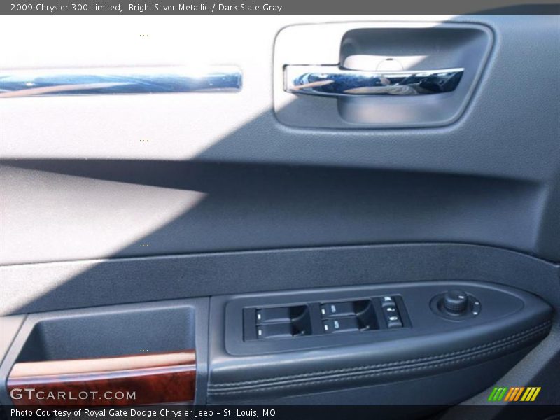 Bright Silver Metallic / Dark Slate Gray 2009 Chrysler 300 Limited