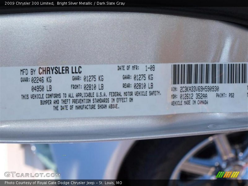 Bright Silver Metallic / Dark Slate Gray 2009 Chrysler 300 Limited