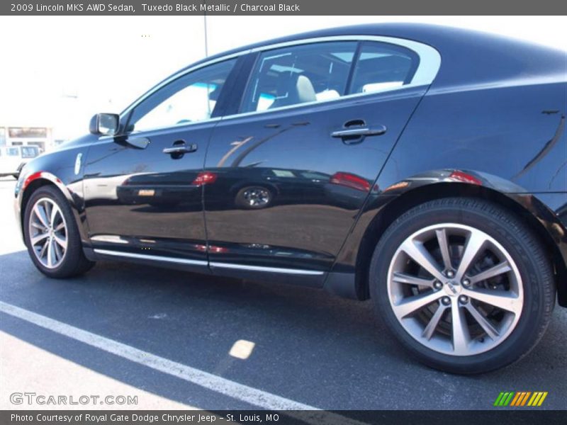 Tuxedo Black Metallic / Charcoal Black 2009 Lincoln MKS AWD Sedan