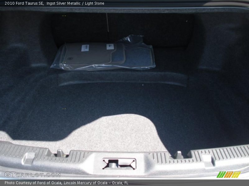 Ingot Silver Metallic / Light Stone 2010 Ford Taurus SE