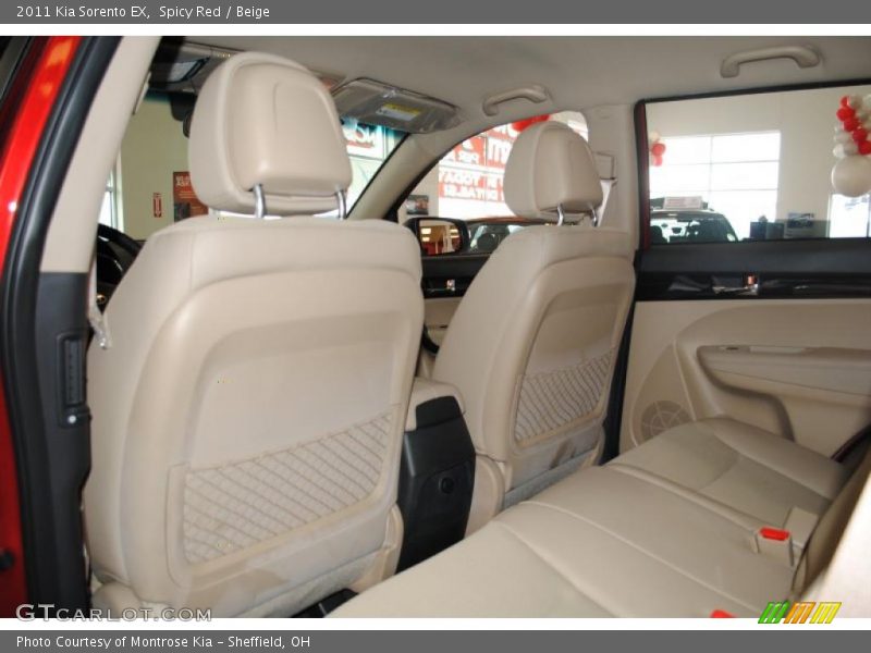 Spicy Red / Beige 2011 Kia Sorento EX