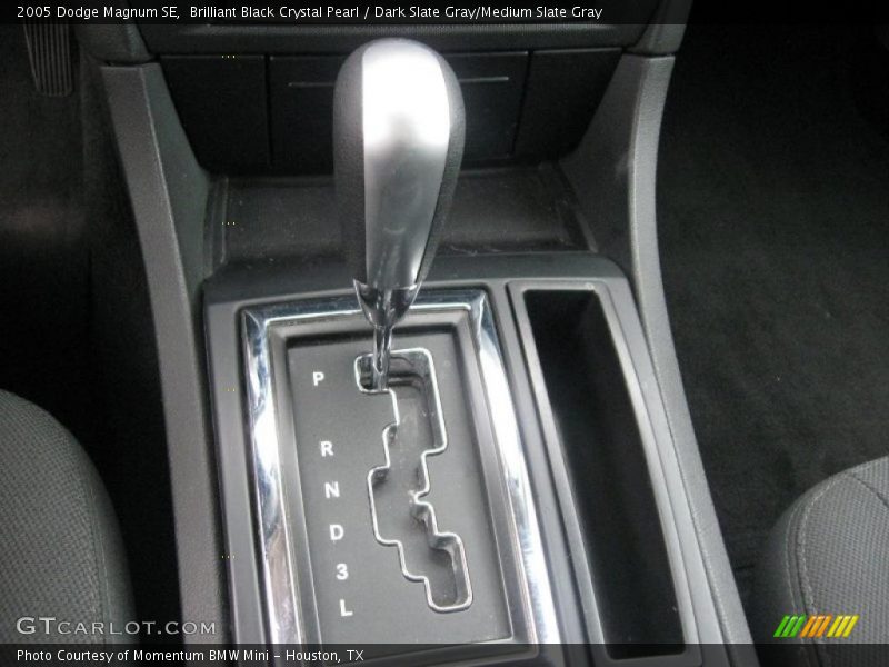 Brilliant Black Crystal Pearl / Dark Slate Gray/Medium Slate Gray 2005 Dodge Magnum SE