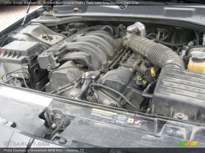 Brilliant Black Crystal Pearl / Dark Slate Gray/Medium Slate Gray 2005 Dodge Magnum SE