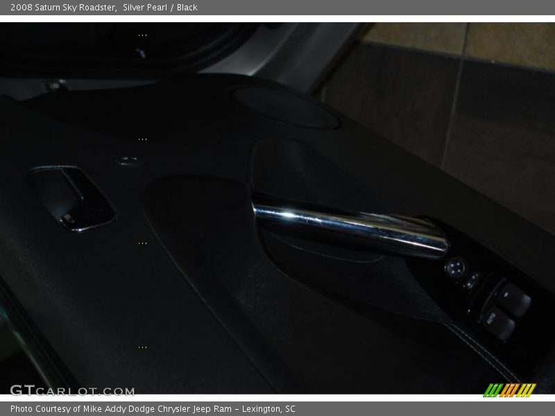 Silver Pearl / Black 2008 Saturn Sky Roadster