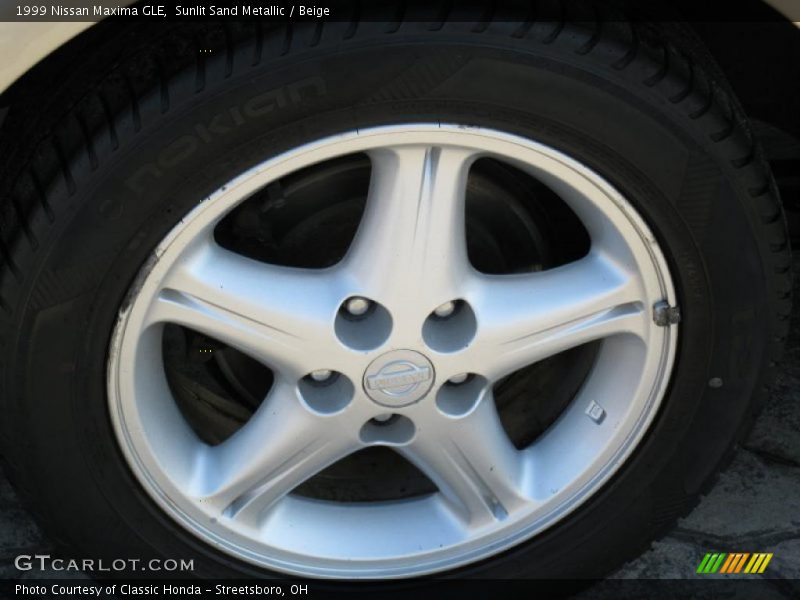 Sunlit Sand Metallic / Beige 1999 Nissan Maxima GLE