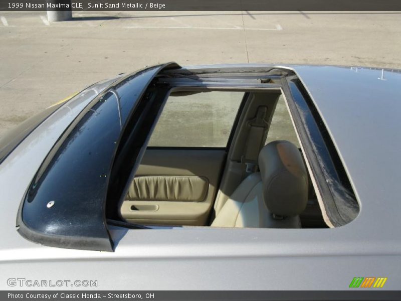 Sunlit Sand Metallic / Beige 1999 Nissan Maxima GLE