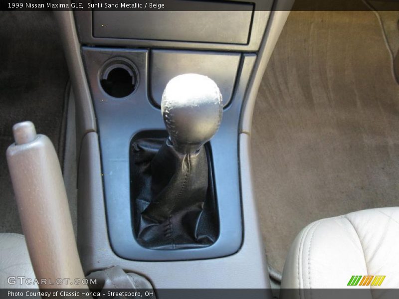Sunlit Sand Metallic / Beige 1999 Nissan Maxima GLE
