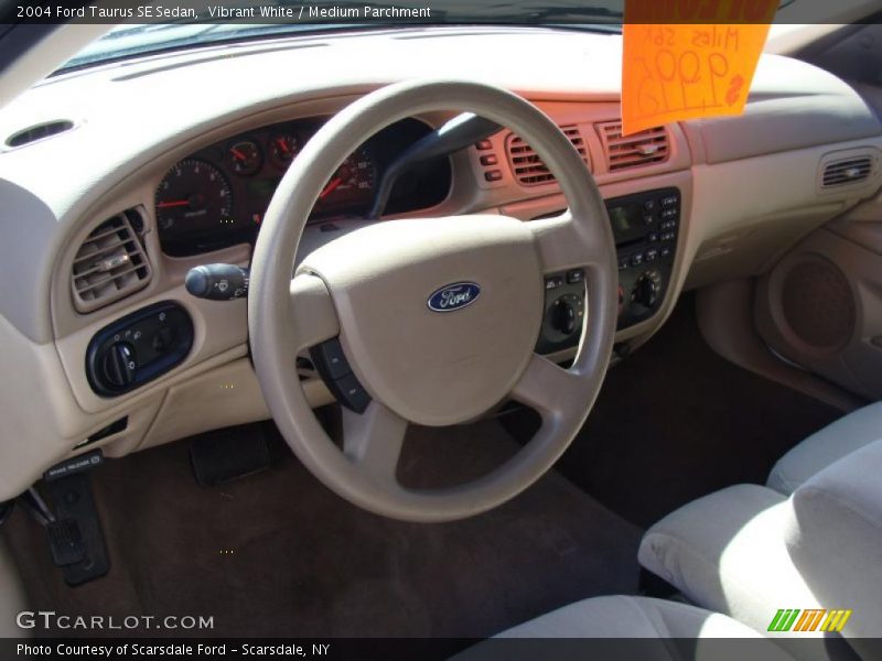 Vibrant White / Medium Parchment 2004 Ford Taurus SE Sedan