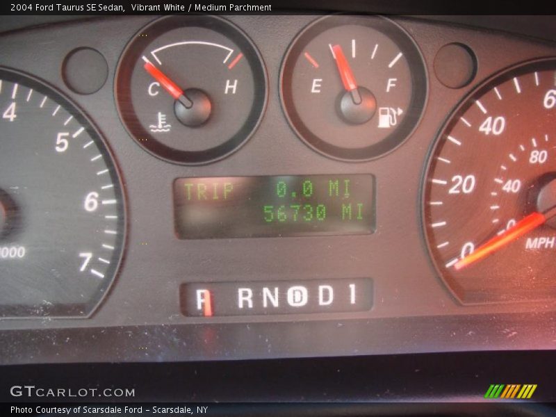 Vibrant White / Medium Parchment 2004 Ford Taurus SE Sedan