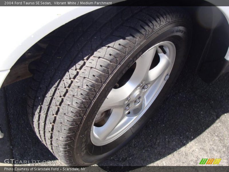 Vibrant White / Medium Parchment 2004 Ford Taurus SE Sedan