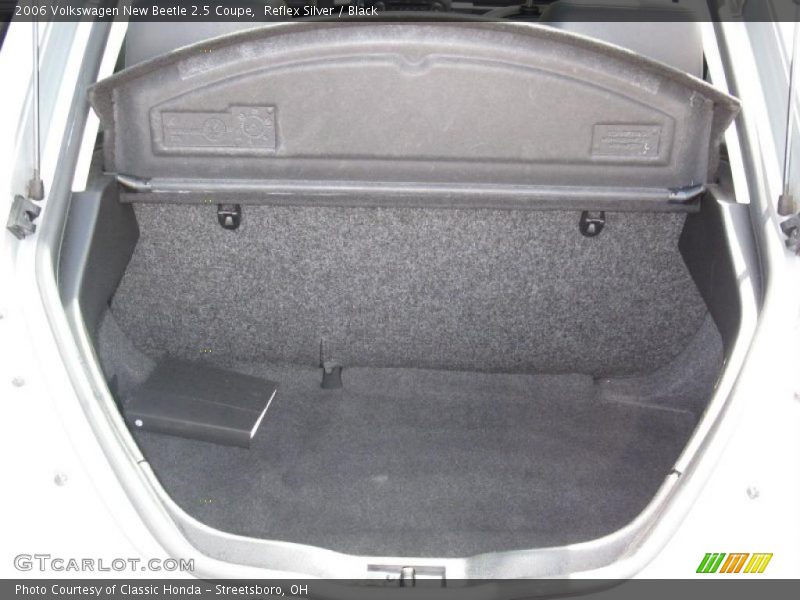 Reflex Silver / Black 2006 Volkswagen New Beetle 2.5 Coupe
