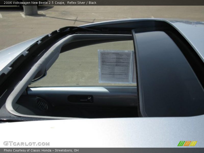 Reflex Silver / Black 2006 Volkswagen New Beetle 2.5 Coupe