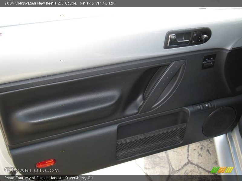 Reflex Silver / Black 2006 Volkswagen New Beetle 2.5 Coupe