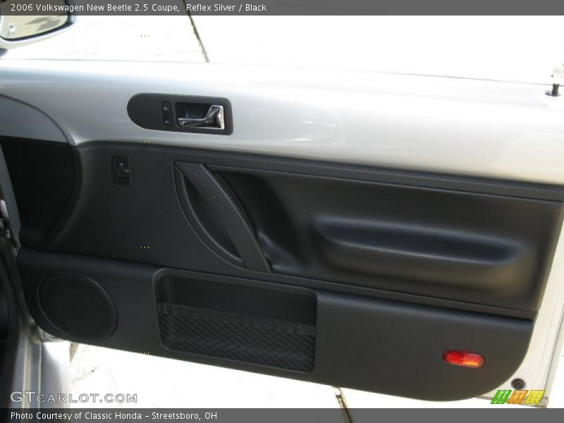 Reflex Silver / Black 2006 Volkswagen New Beetle 2.5 Coupe