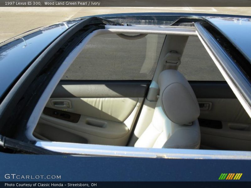 Wood Land Green Pearl / Ivory 1997 Lexus ES 300