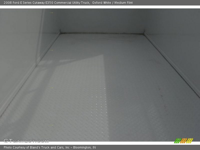 Oxford White / Medium Flint 2008 Ford E Series Cutaway E350 Commercial Utility Truck