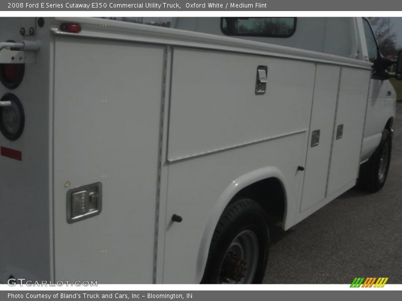 Oxford White / Medium Flint 2008 Ford E Series Cutaway E350 Commercial Utility Truck