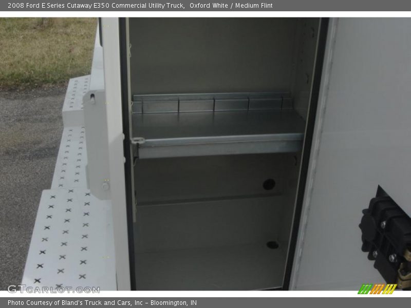 Oxford White / Medium Flint 2008 Ford E Series Cutaway E350 Commercial Utility Truck