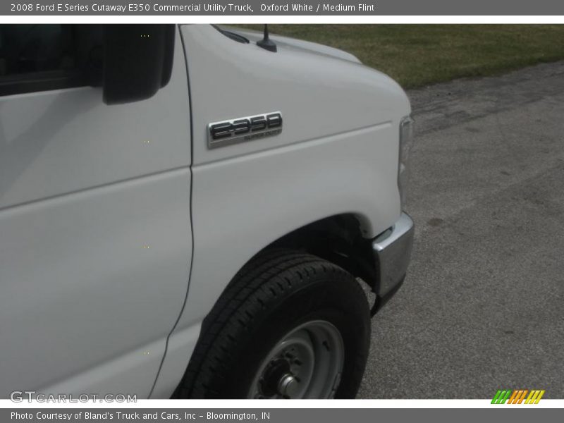 Oxford White / Medium Flint 2008 Ford E Series Cutaway E350 Commercial Utility Truck