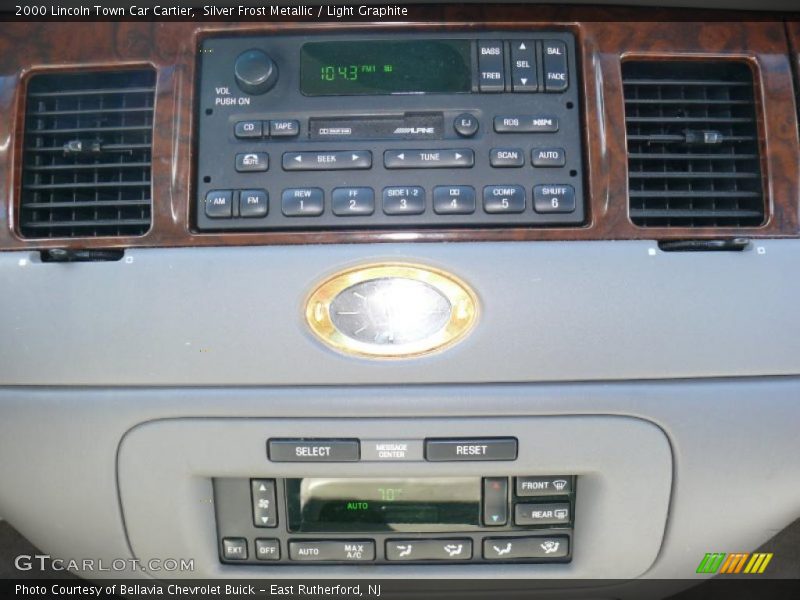 Silver Frost Metallic / Light Graphite 2000 Lincoln Town Car Cartier