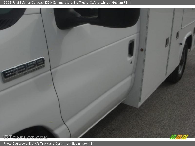 Oxford White / Medium Flint 2008 Ford E Series Cutaway E350 Commercial Utility Truck