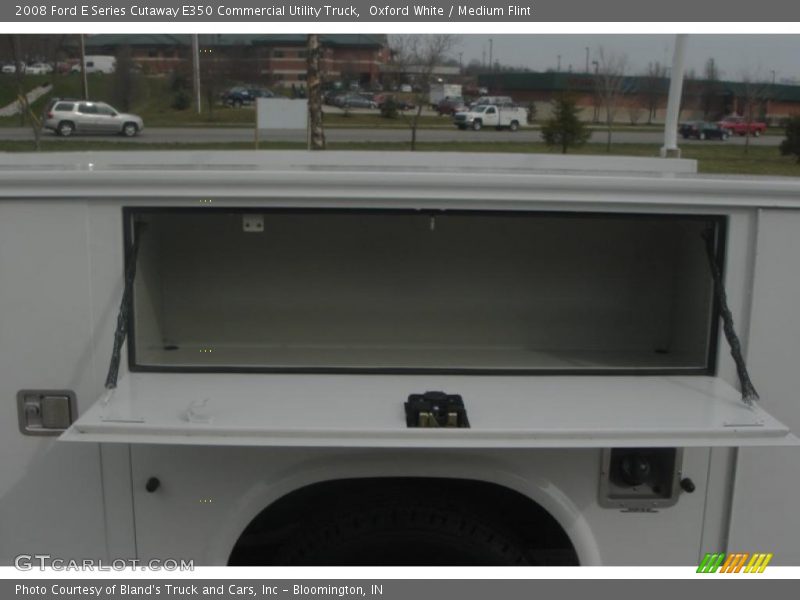 Oxford White / Medium Flint 2008 Ford E Series Cutaway E350 Commercial Utility Truck