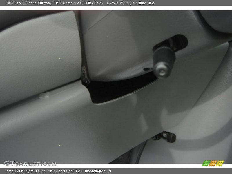 Oxford White / Medium Flint 2008 Ford E Series Cutaway E350 Commercial Utility Truck