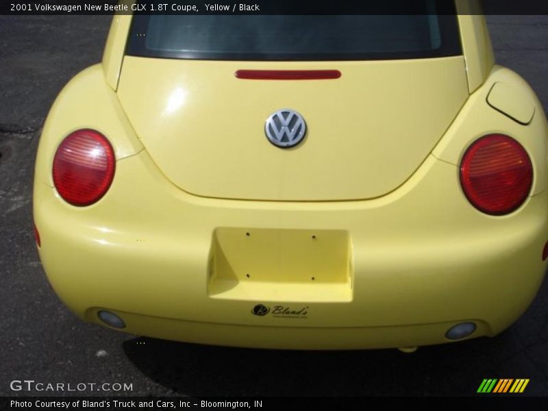 Yellow / Black 2001 Volkswagen New Beetle GLX 1.8T Coupe