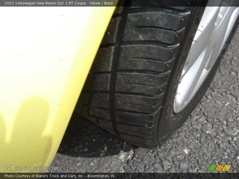Yellow / Black 2001 Volkswagen New Beetle GLX 1.8T Coupe