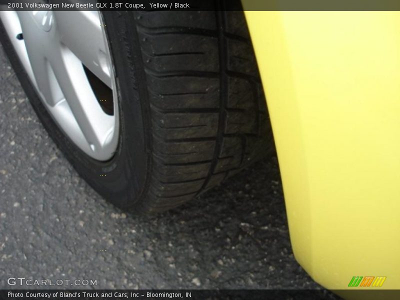 Yellow / Black 2001 Volkswagen New Beetle GLX 1.8T Coupe