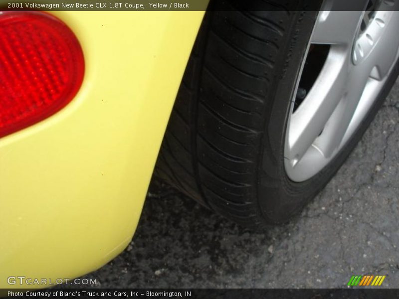 Yellow / Black 2001 Volkswagen New Beetle GLX 1.8T Coupe