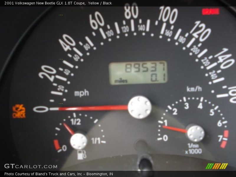 Yellow / Black 2001 Volkswagen New Beetle GLX 1.8T Coupe