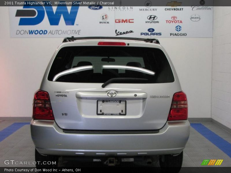 Millennium Silver Metallic / Charcoal 2001 Toyota Highlander V6