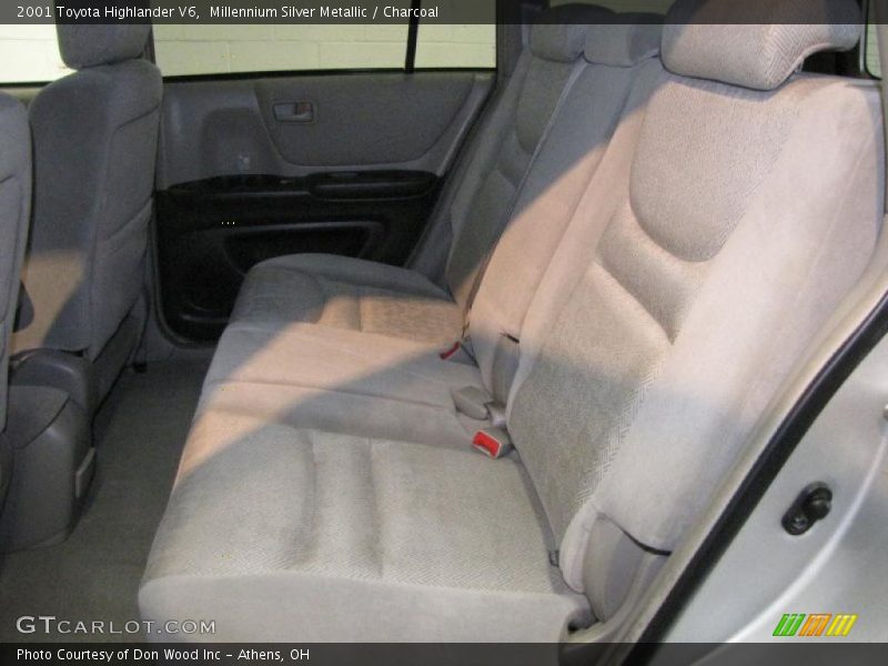 Millennium Silver Metallic / Charcoal 2001 Toyota Highlander V6
