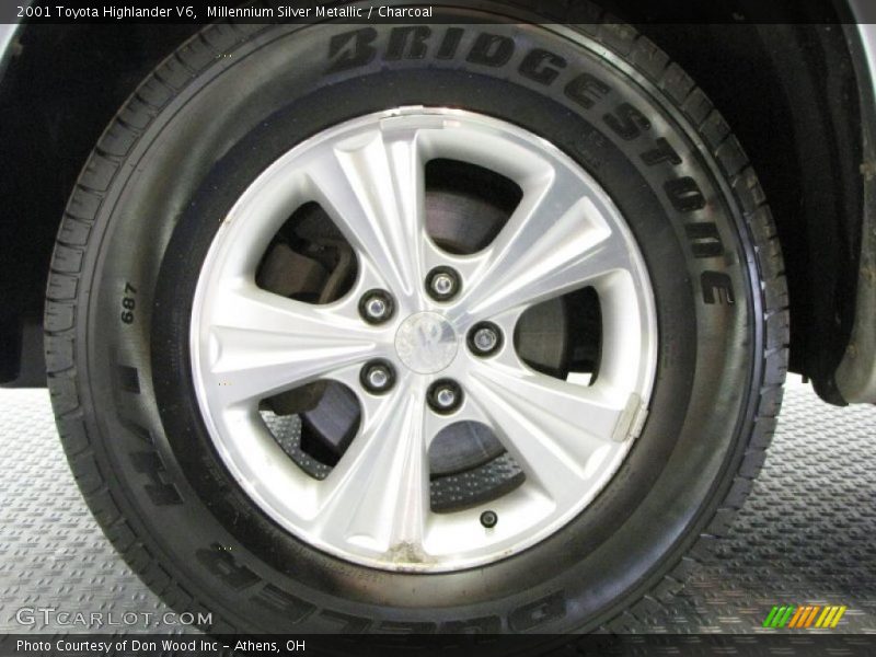 Millennium Silver Metallic / Charcoal 2001 Toyota Highlander V6