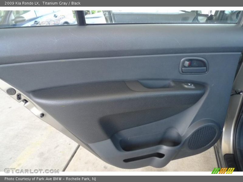 Titanium Gray / Black 2009 Kia Rondo LX