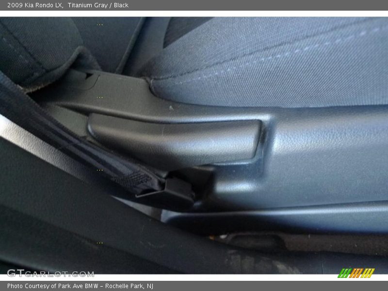 Titanium Gray / Black 2009 Kia Rondo LX