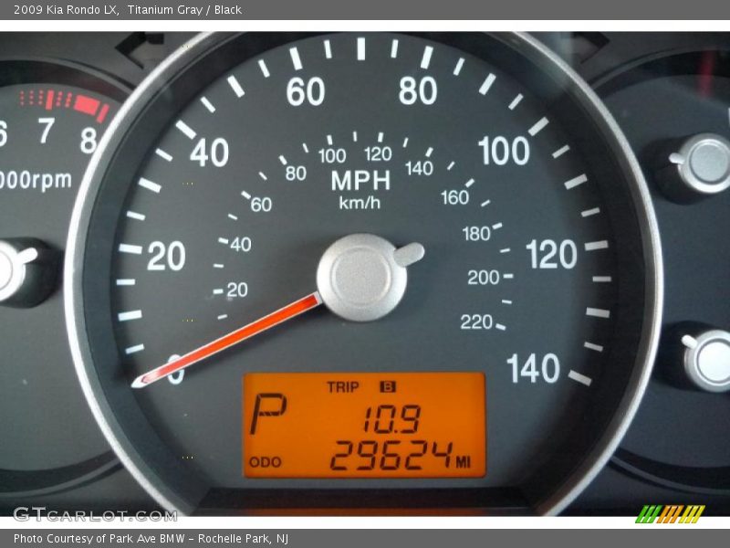 Titanium Gray / Black 2009 Kia Rondo LX