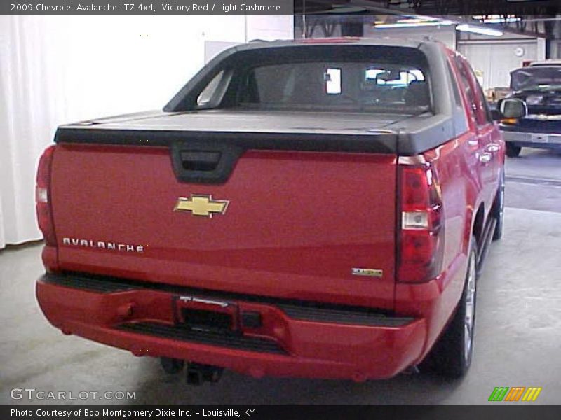 Victory Red / Light Cashmere 2009 Chevrolet Avalanche LTZ 4x4