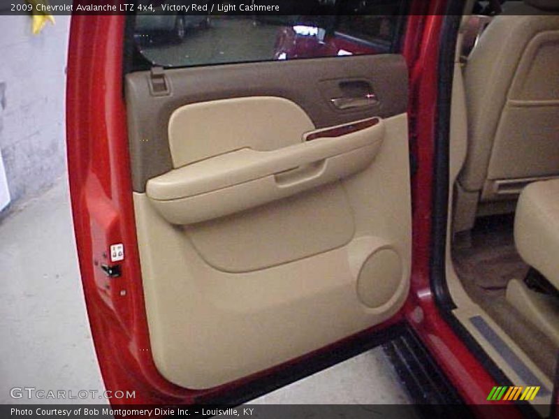 Victory Red / Light Cashmere 2009 Chevrolet Avalanche LTZ 4x4