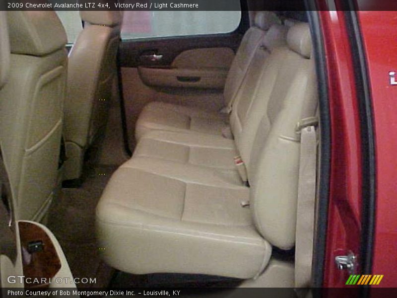 Victory Red / Light Cashmere 2009 Chevrolet Avalanche LTZ 4x4