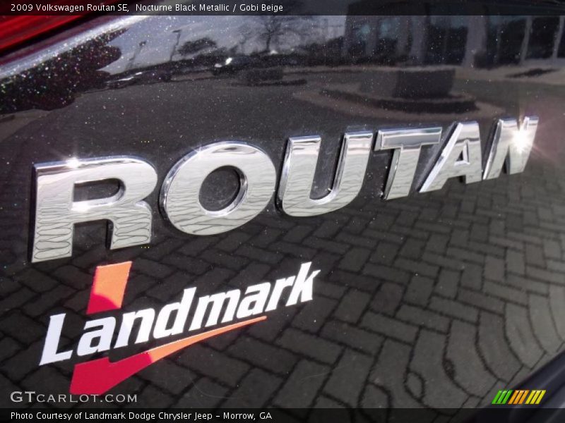 Nocturne Black Metallic / Gobi Beige 2009 Volkswagen Routan SE