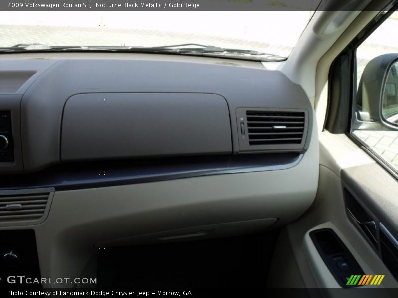 Nocturne Black Metallic / Gobi Beige 2009 Volkswagen Routan SE