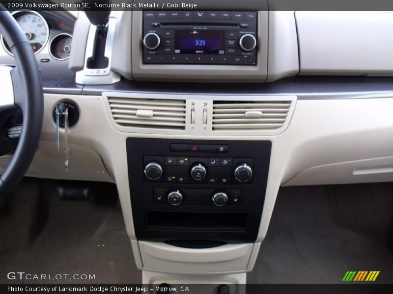 Nocturne Black Metallic / Gobi Beige 2009 Volkswagen Routan SE